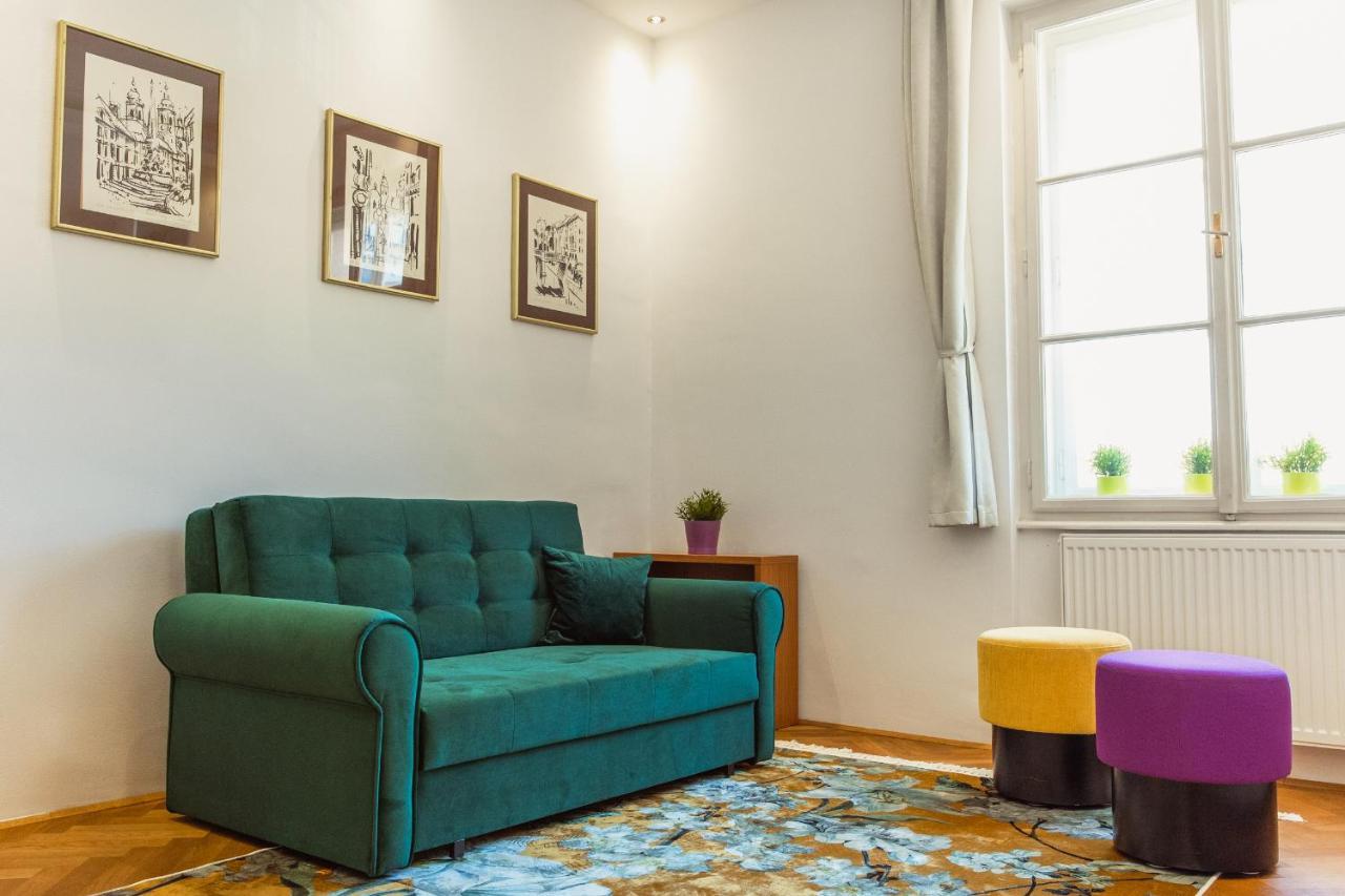 Top Location City Centre Condo In Historic Building With Free Garage Parking ليوبليانا المظهر الخارجي الصورة