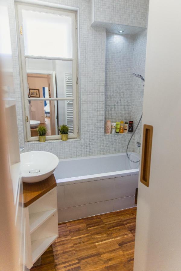 Top Location City Centre Condo In Historic Building With Free Garage Parking ليوبليانا المظهر الخارجي الصورة