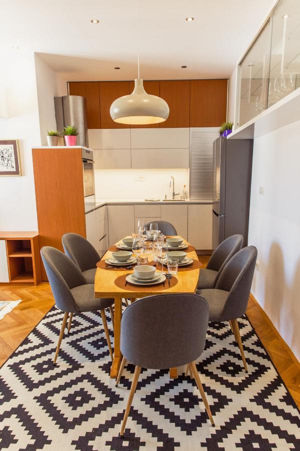 Top Location City Centre Condo In Historic Building With Free Garage Parking ليوبليانا المظهر الخارجي الصورة